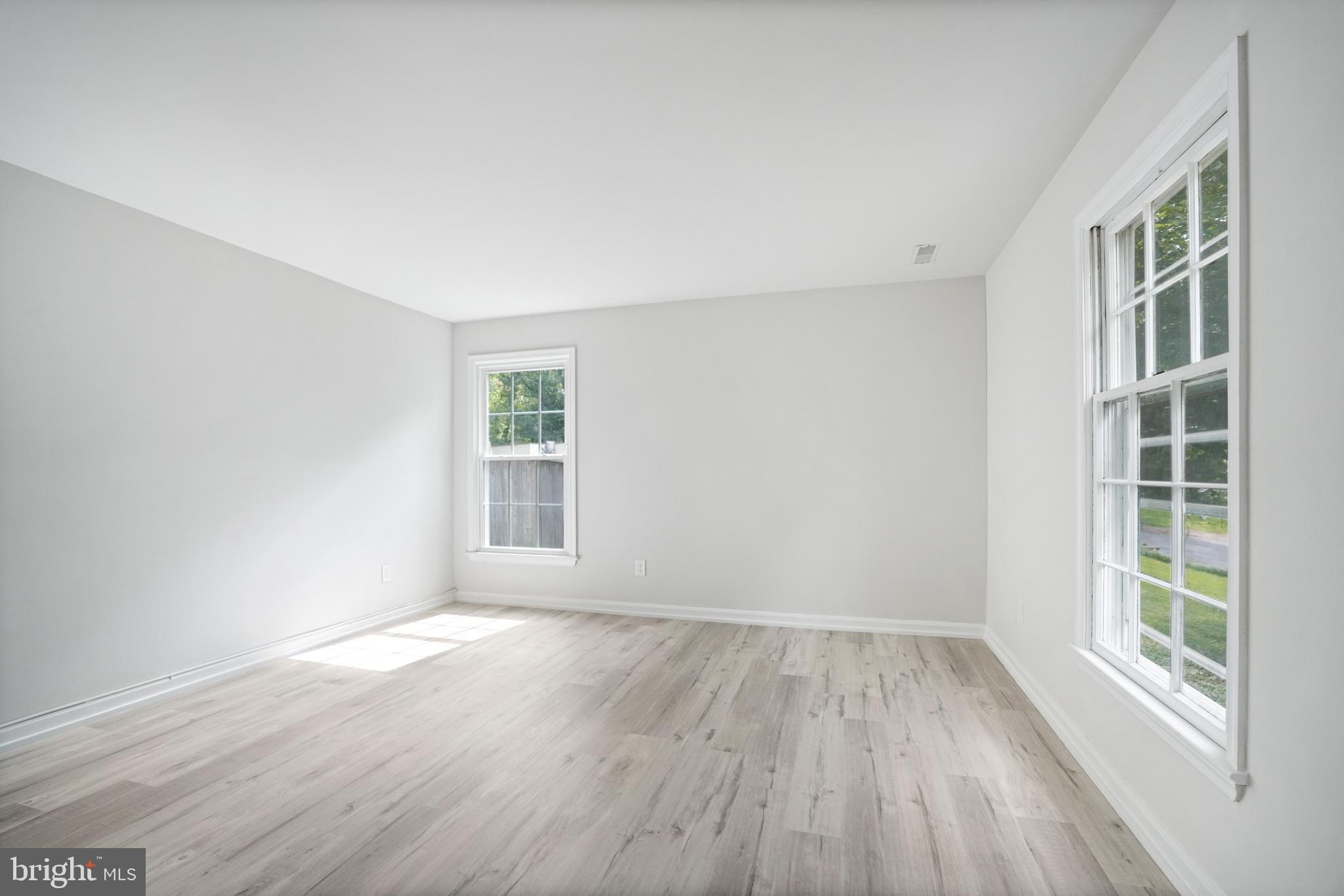 16 APACHE TERRACE
