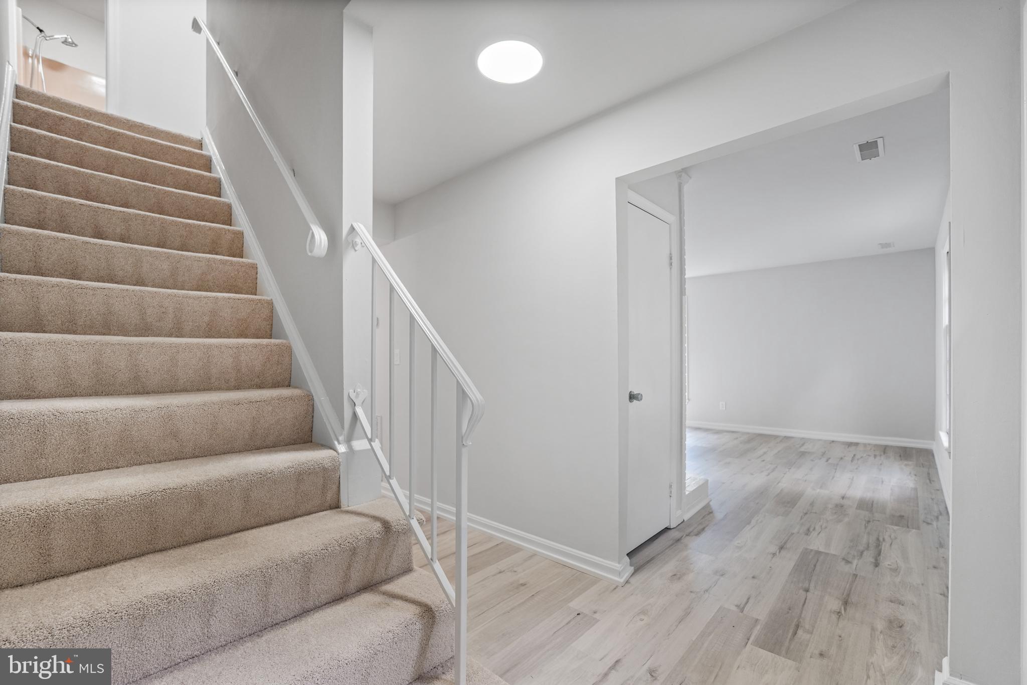 16 APACHE TERRACE