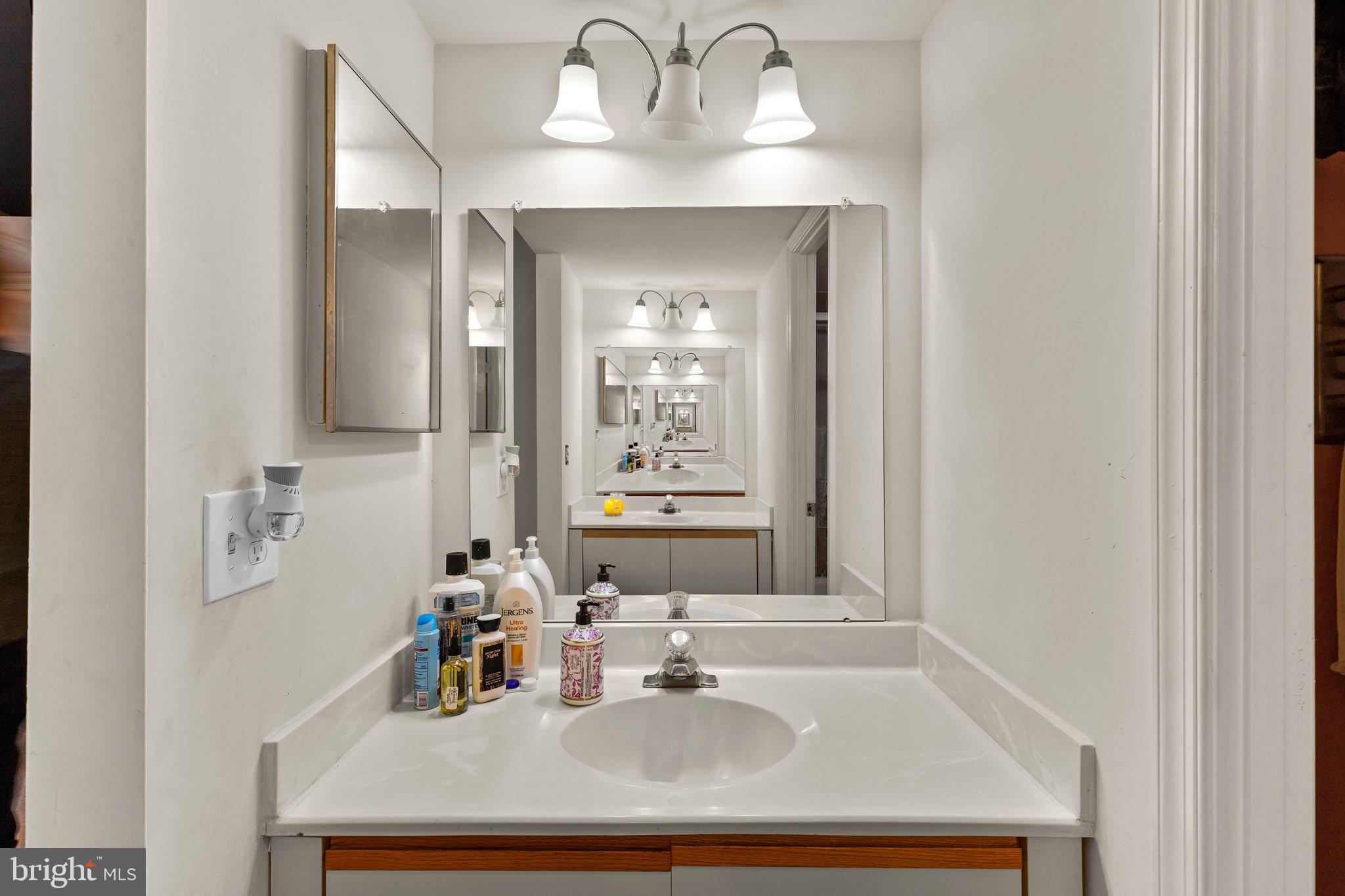 SUFFOLK PLACE - Residential