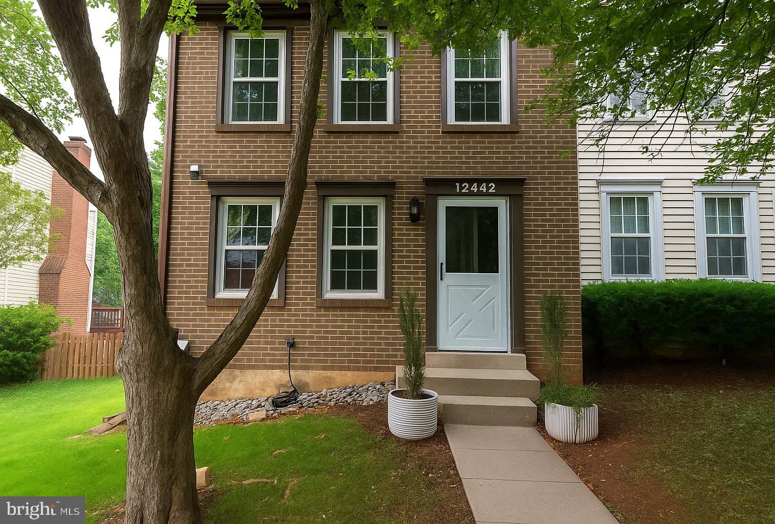 What a beautiful place to call home!
This elegant end unit TH is located in the sought-after community of Gunners View.
This home has hardwood and laminate flooring throughout.
The kitchen features quartz countertops, custom cabinetry and an extended counter that can also serve as a breakfast bar.
Recently REMODELED, upper-level full bath with walk in shower
The dining area opens to an ample deck - perfect for those lazy summer nights.
The backyard is accessible from the lower-level Recreation Room. The yard is fully fenced.
This home is conveniently located close to I-270, ICC-200, and I-70. Under 20 miles to NIH and Walter Reed Naval Hospital.
Within minutes to Water's Landing Park, Sugarloaf Mountains, Butlers Orchard, Clarksburg Outlets and local golf courses.
Contact us today to schedule a showing.