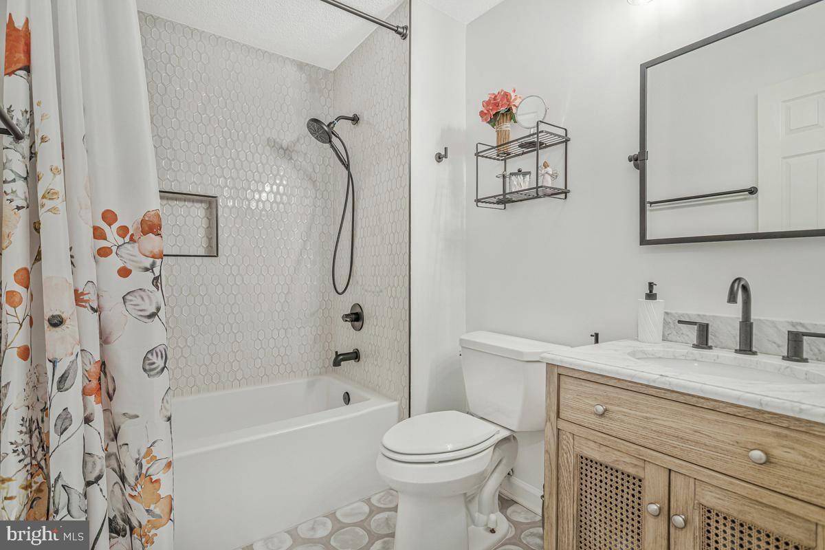 SWAN POINT SUB - Residential