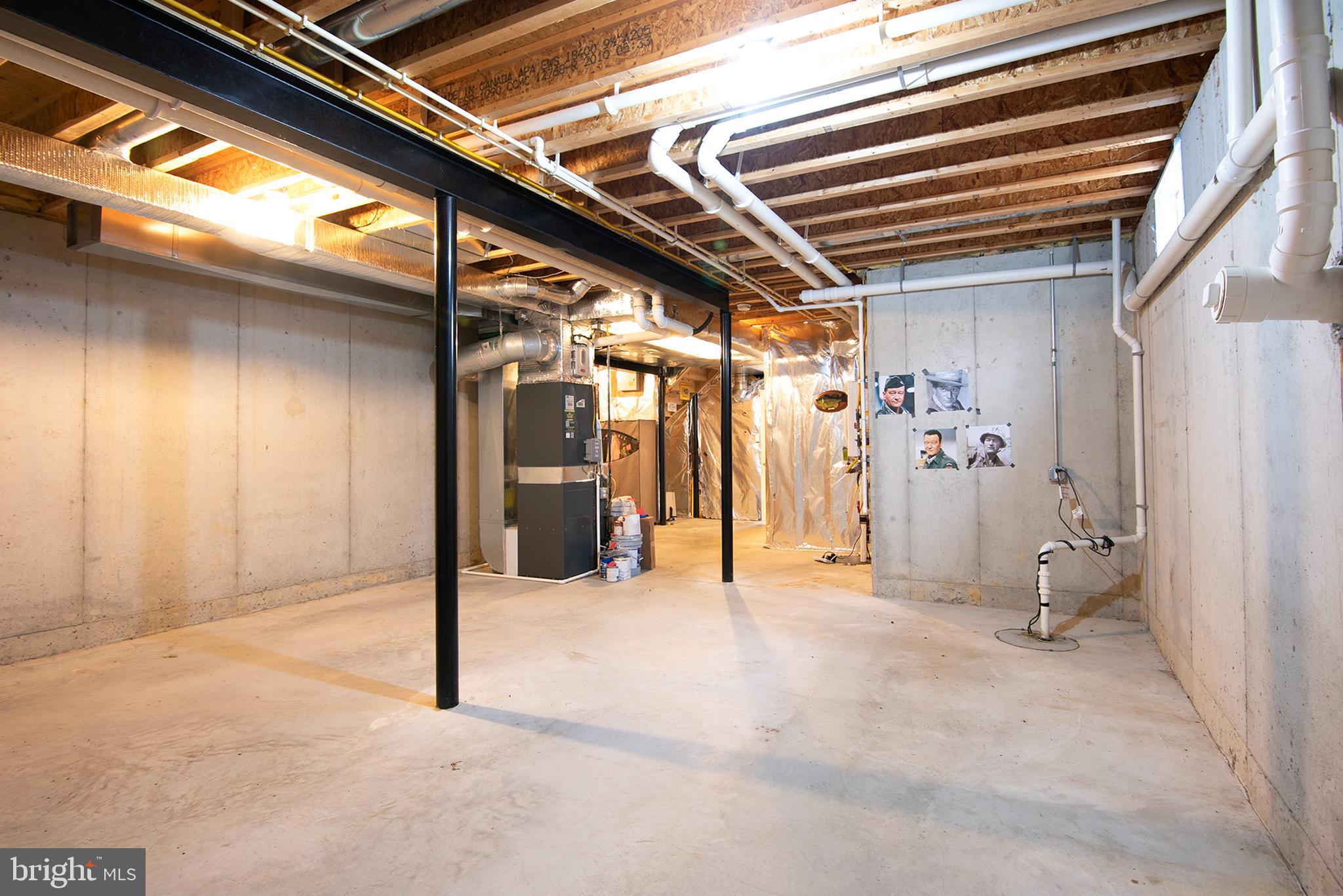 ESTATES AT AUTUMN WOODS - Residential