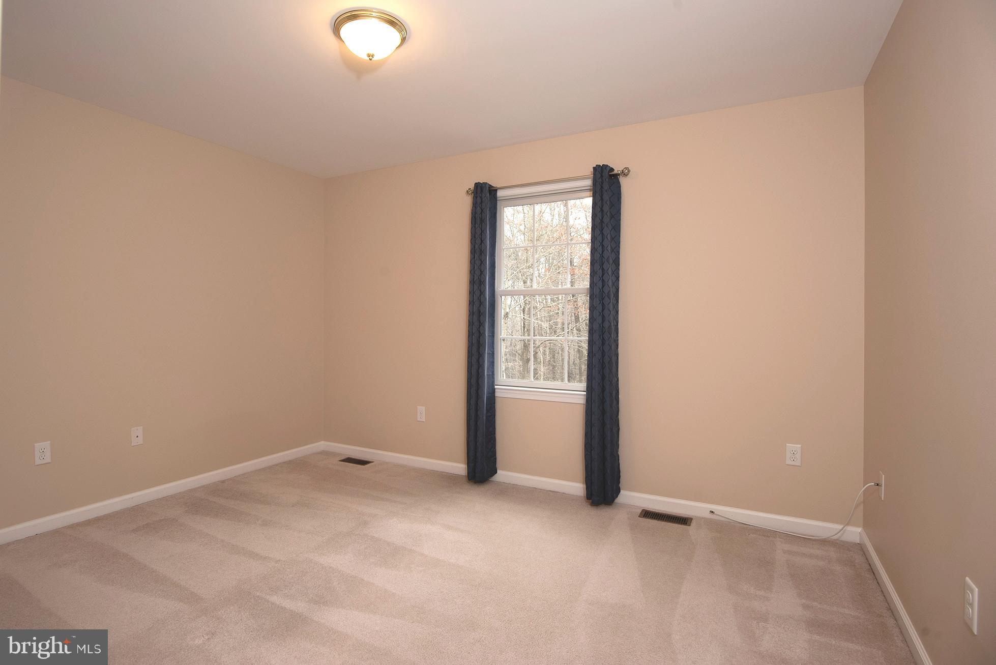 ESTATES AT AUTUMN WOODS - Residential