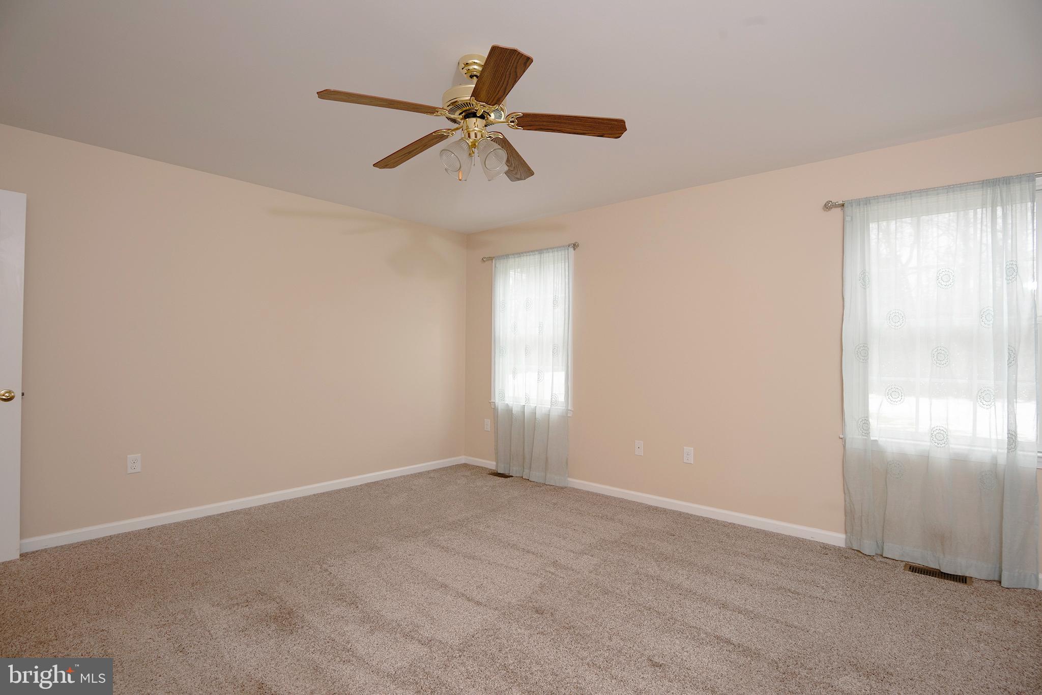 ESTATES AT AUTUMN WOODS - Residential