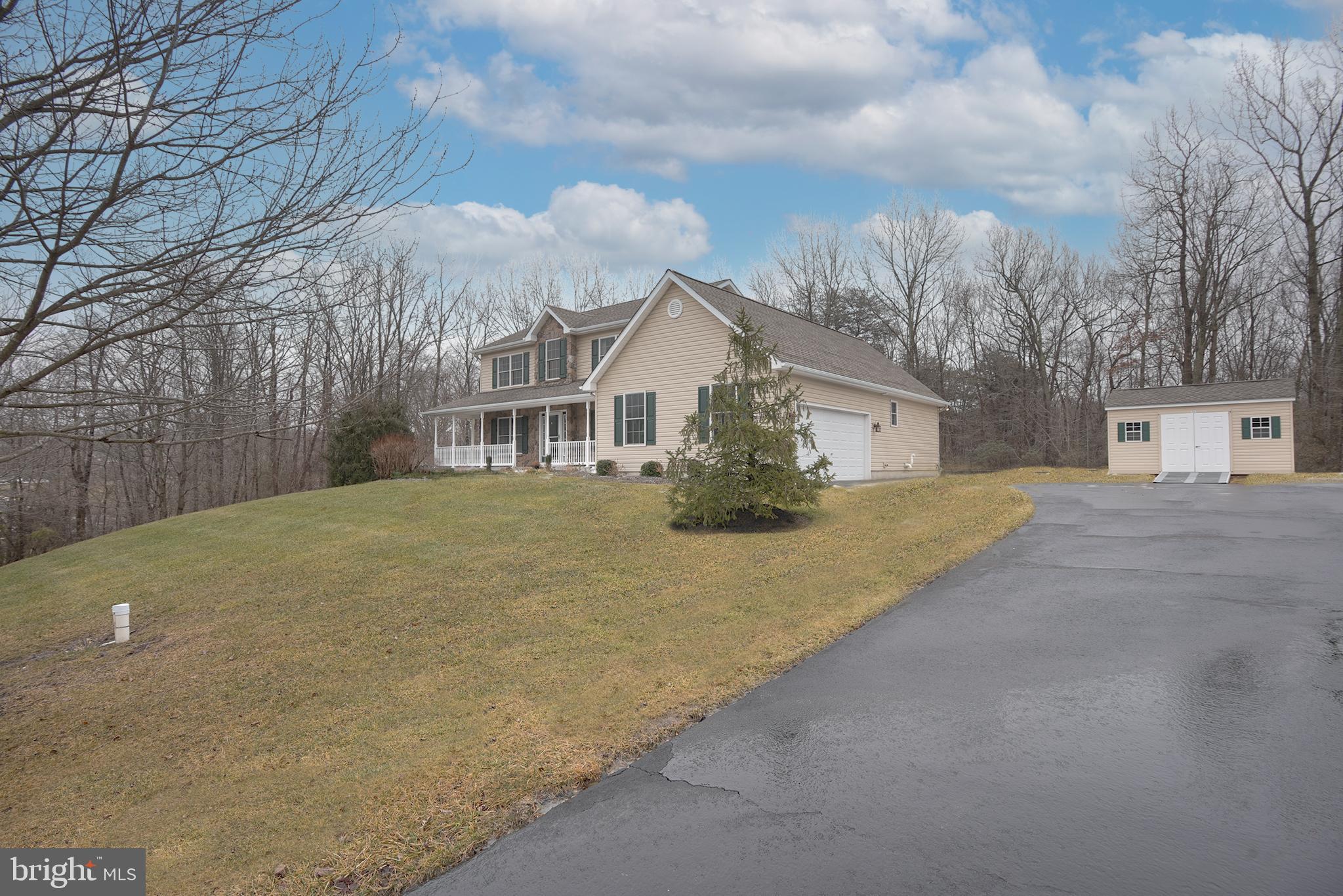 ESTATES AT AUTUMN WOODS - Residential