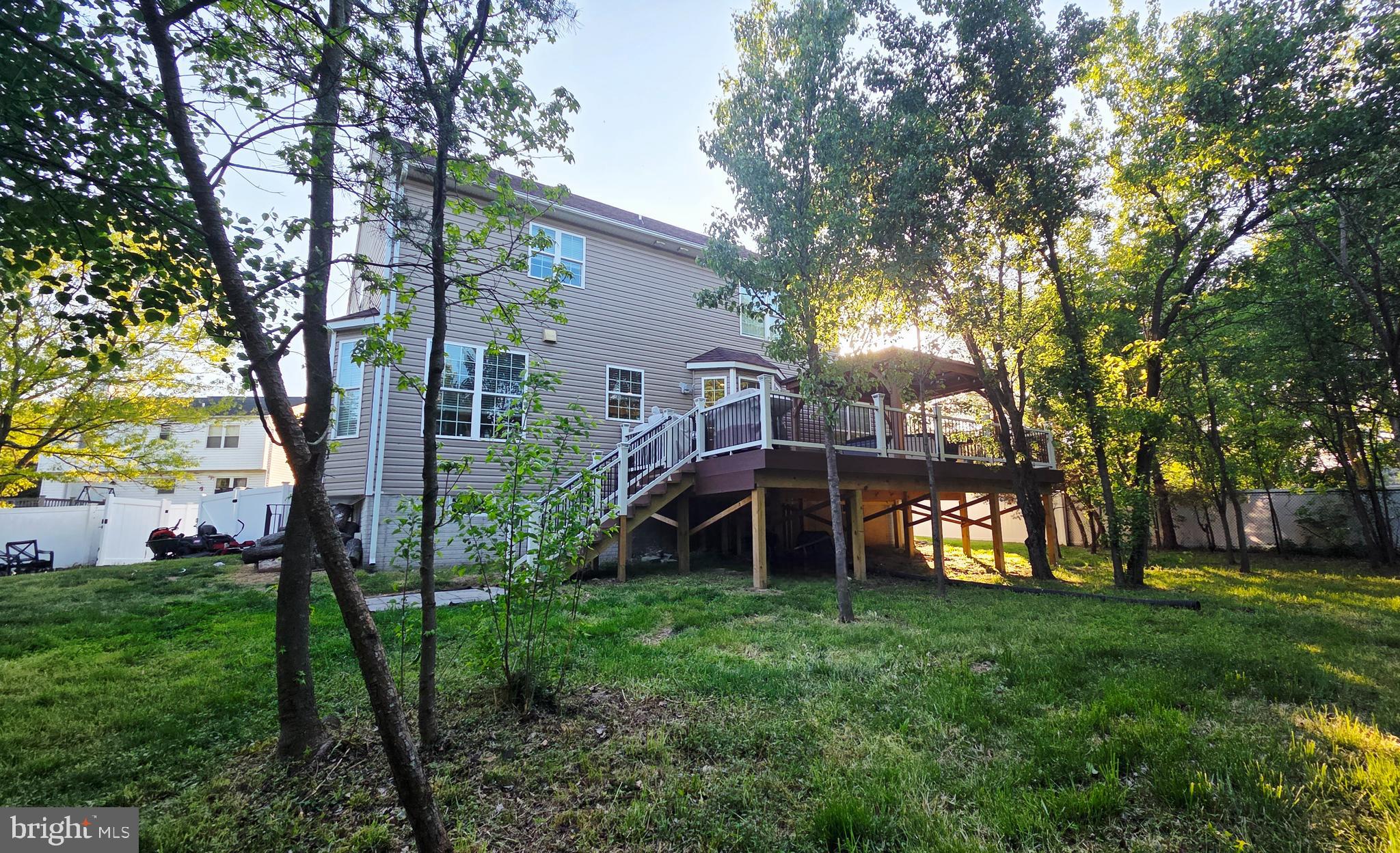 1215 SCATTERED PINES COURT