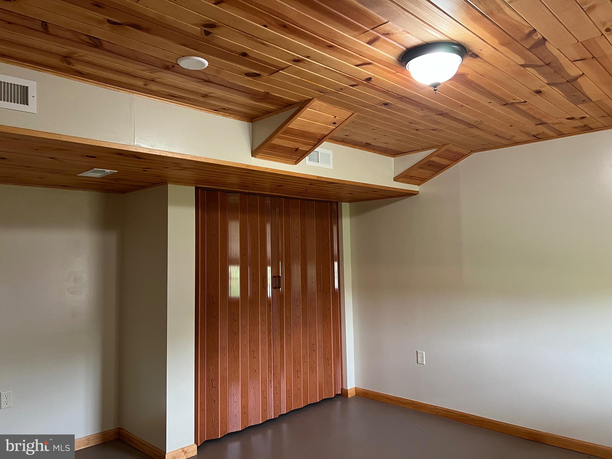 SKY-LIN PARK - Residential