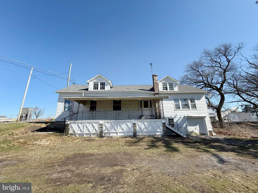 Train Enthusiasts, Take Note  This diamond in the rough is full of potential and charm, just waiting for your personal touch. Featuring 3 bedrooms and 1 full bath, this home sits on a spacious 1.52-acre lot and offers plenty of room to stretch out and make it your own.

Enjoy the warmth of gas forced air heat, and the convenience of a 1-car attached garage. The covered front porch is perfect for relaxing and soaking in the peaceful rural setting. On well and septic, this property offers a self-sufficient lifestyle.

And for those who love the rhythm of the rails this home sits right next to the railroad tracks. If you're a train lover, this is a dream location 

Whether you're looking for a starter home, an investment opportunity, or a place to customize and make your own, this one has great bones and endless possibilities.

All auction properties are subject to a 5% buyer's premium pursuant to the Event Agreement and Auction Terms & Conditions  minimums will apply . Buyers and buyer's  agents to verify any and all info.