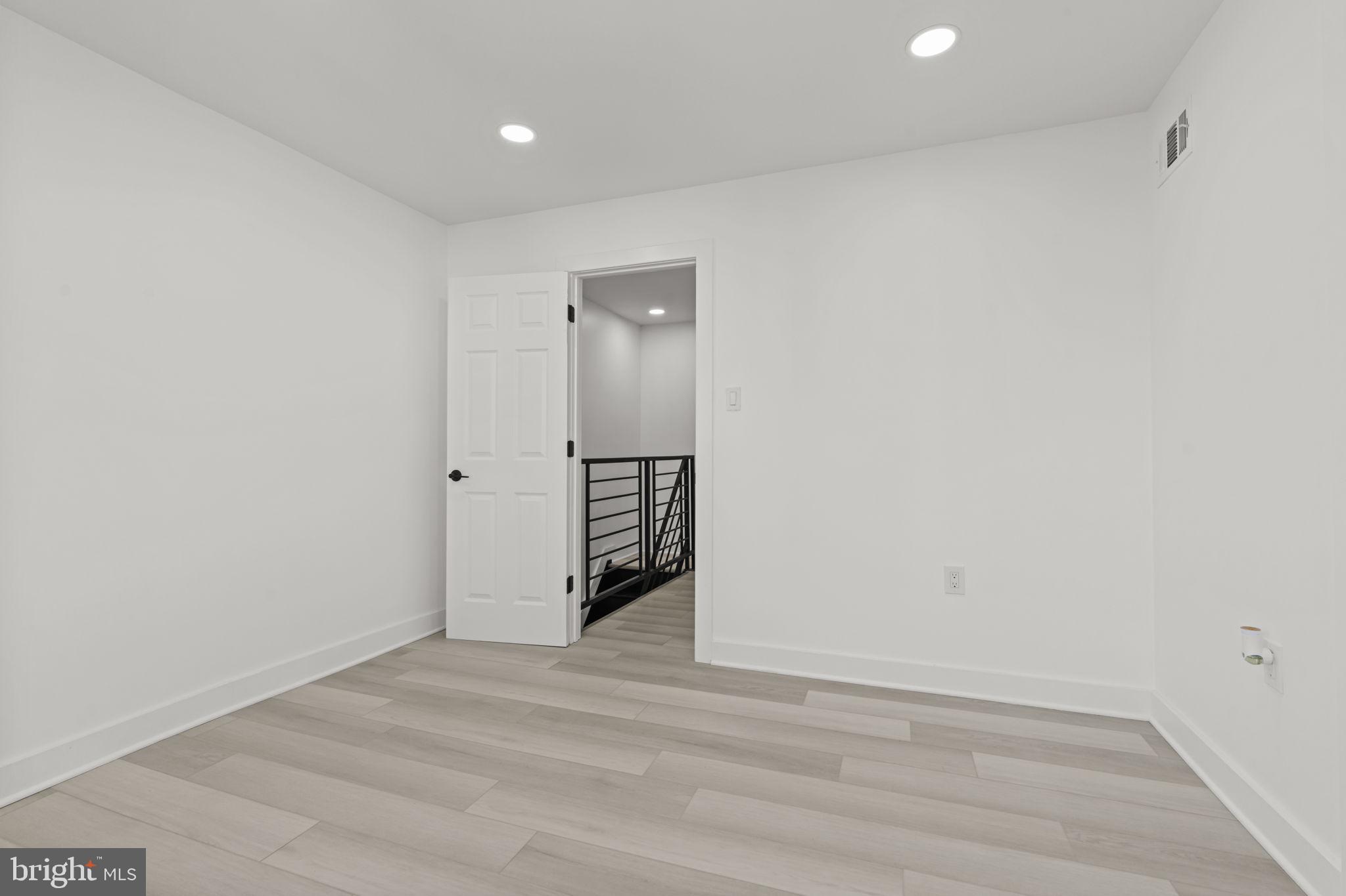 HARROWGATE - Residential