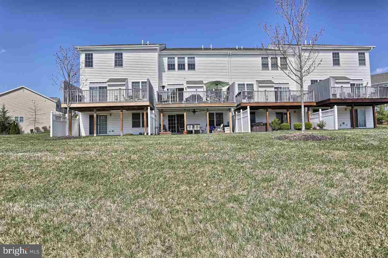 THE ENCLAVE - Residential