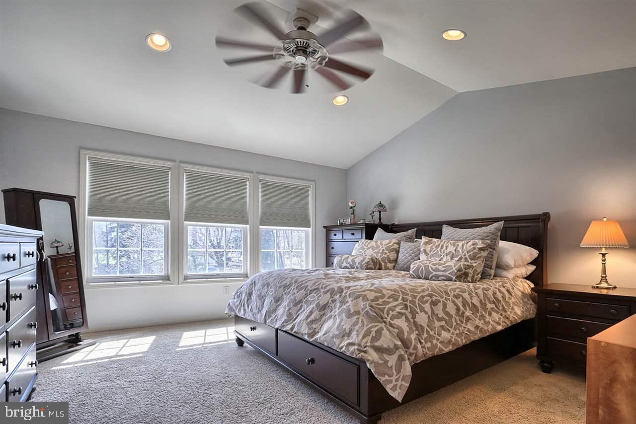 THE ENCLAVE - Residential