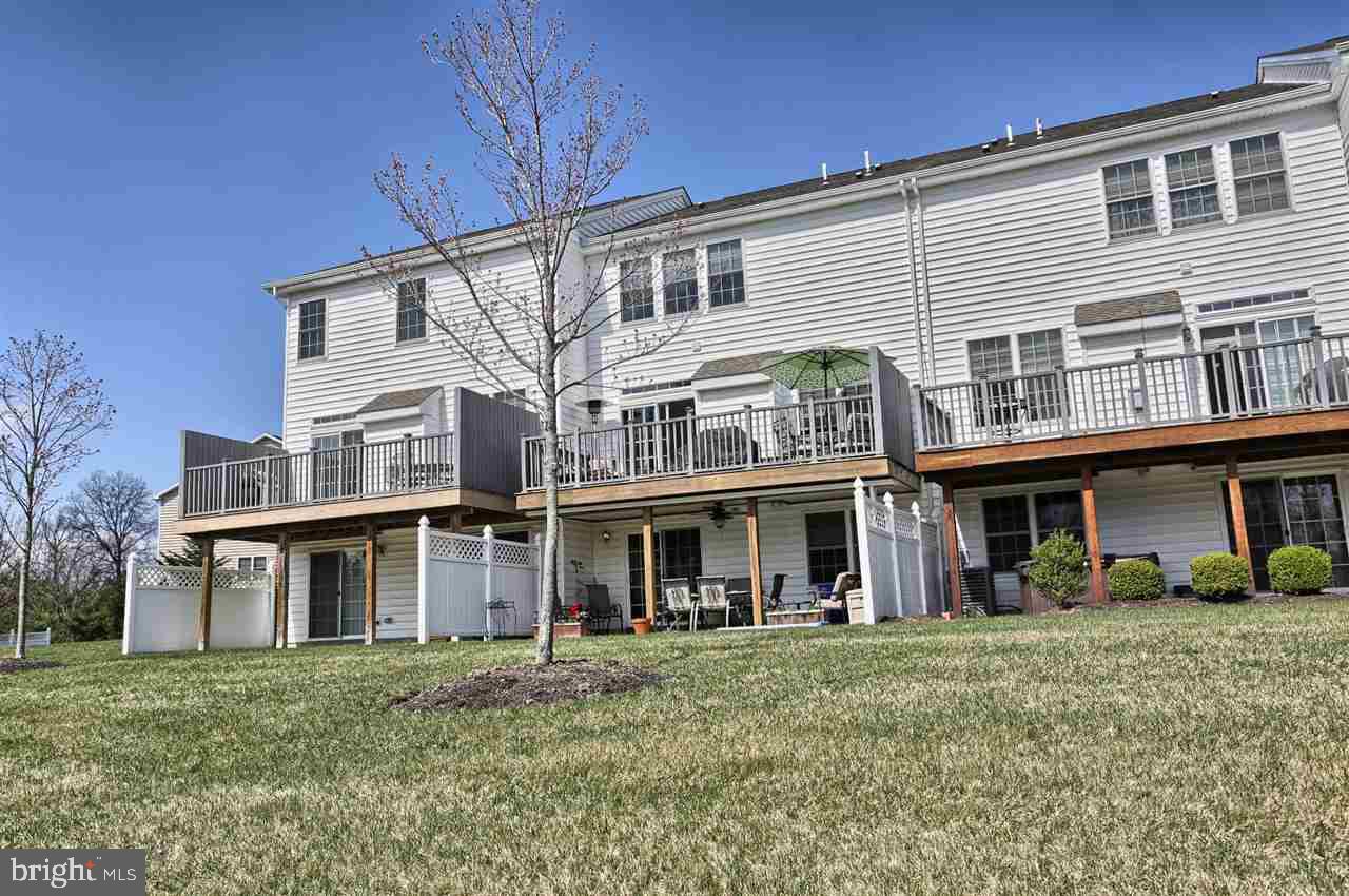 THE ENCLAVE - Residential