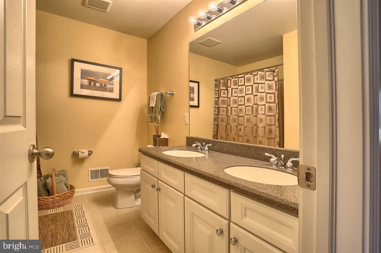 THE ENCLAVE - Residential