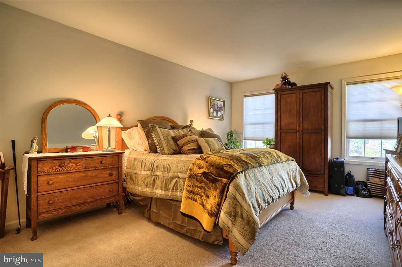 THE ENCLAVE - Residential