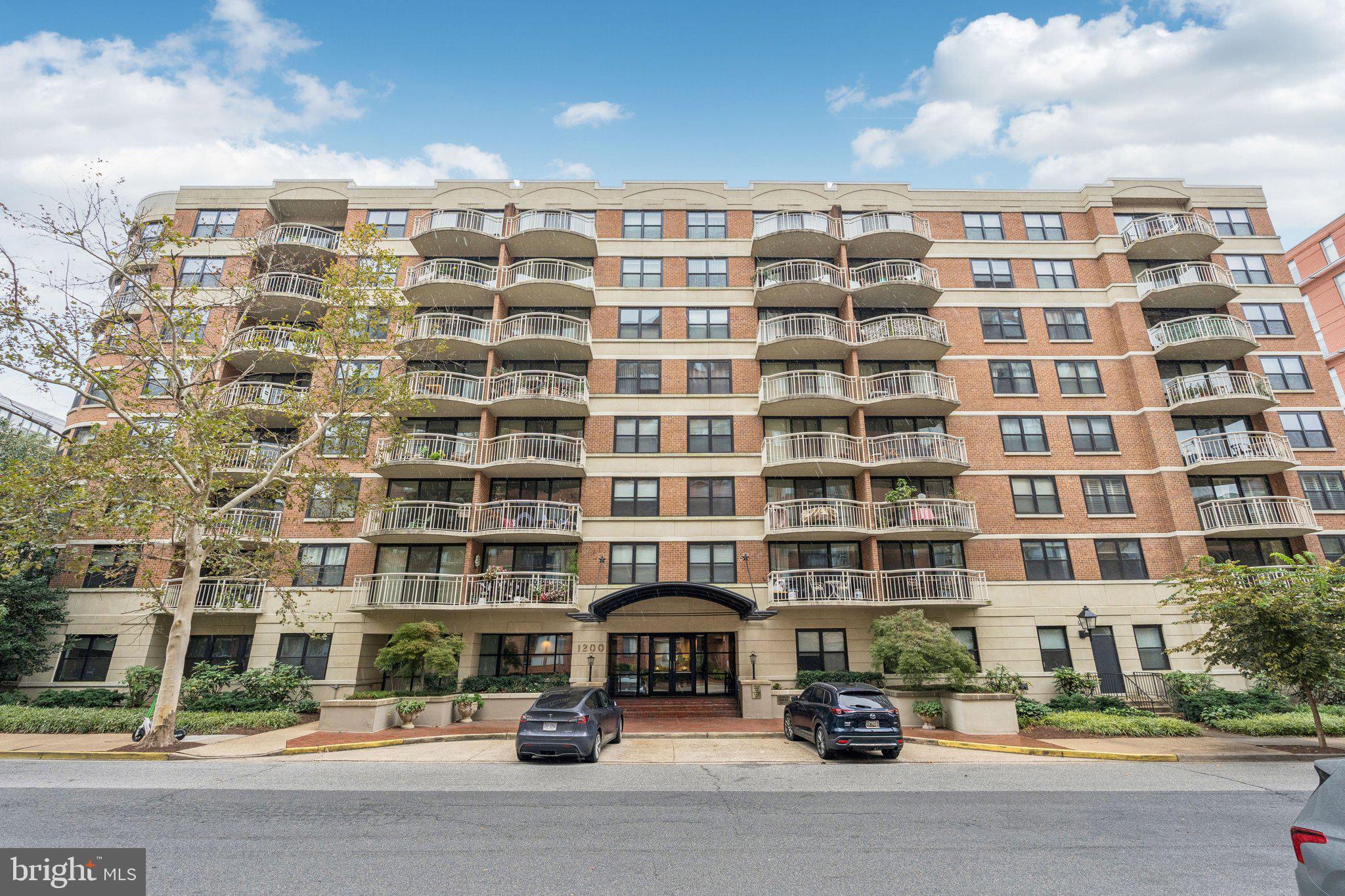 BRADDOCK PLACE - Residential