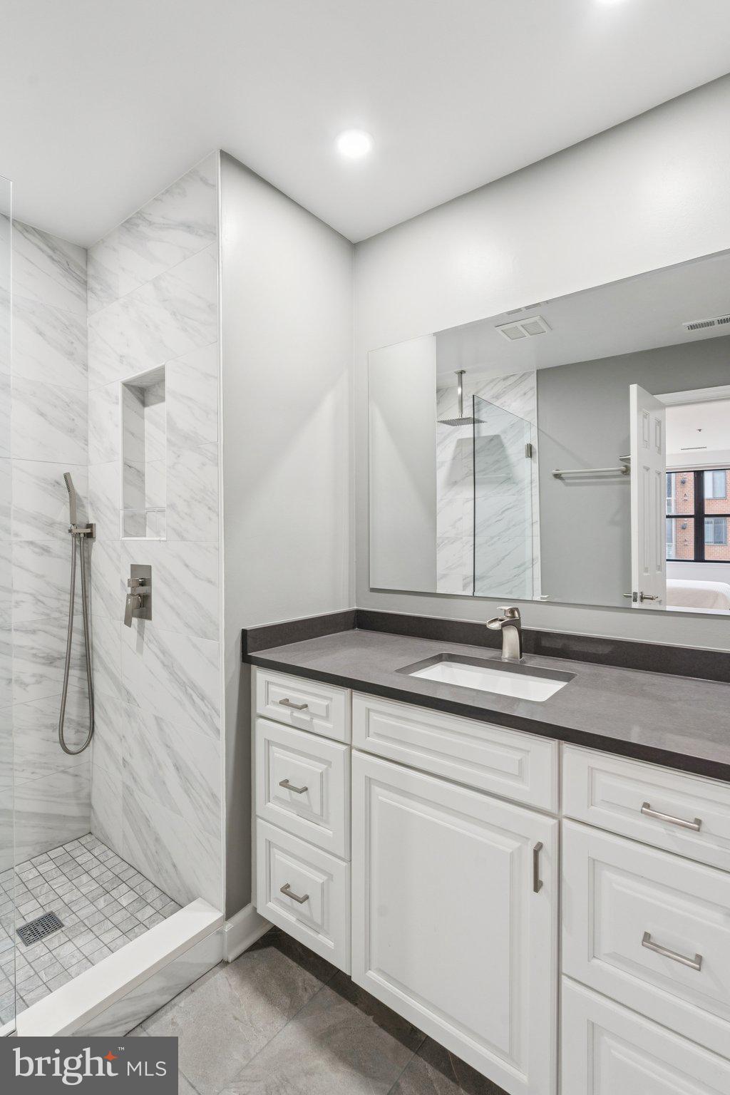 BRADDOCK PLACE - Residential