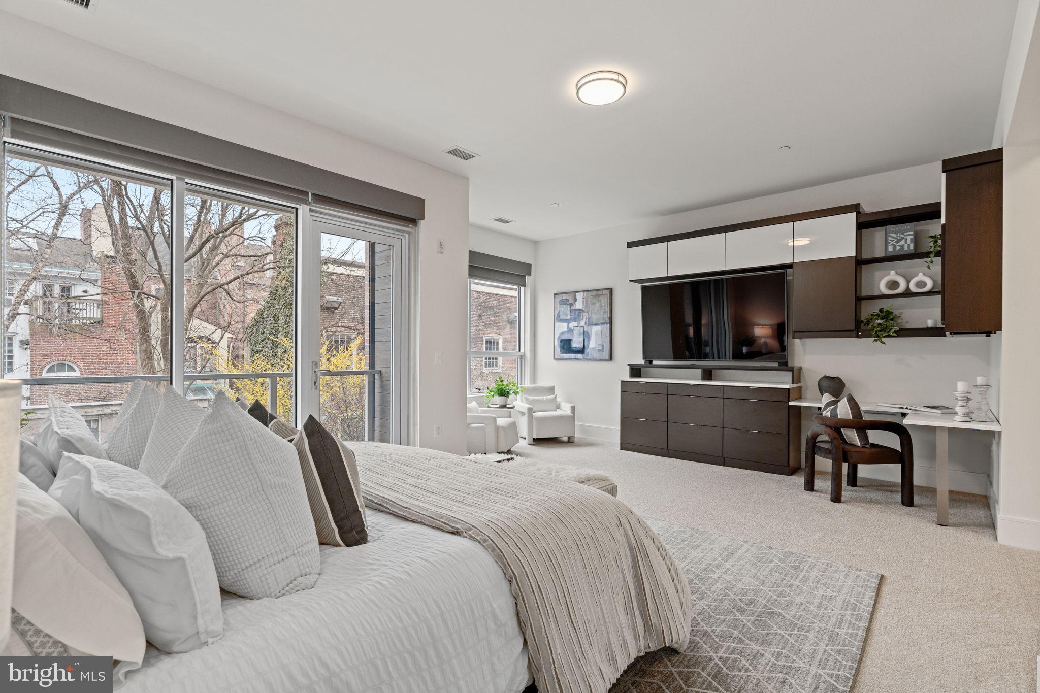 SOCIETY HILL - Residential