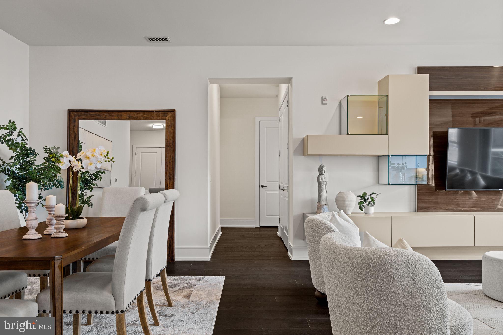 SOCIETY HILL - Residential