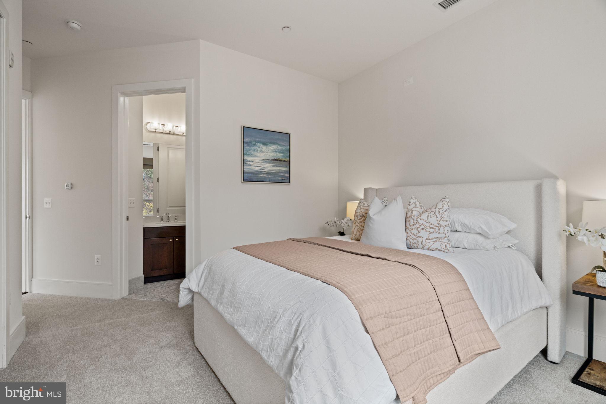 SOCIETY HILL - Residential