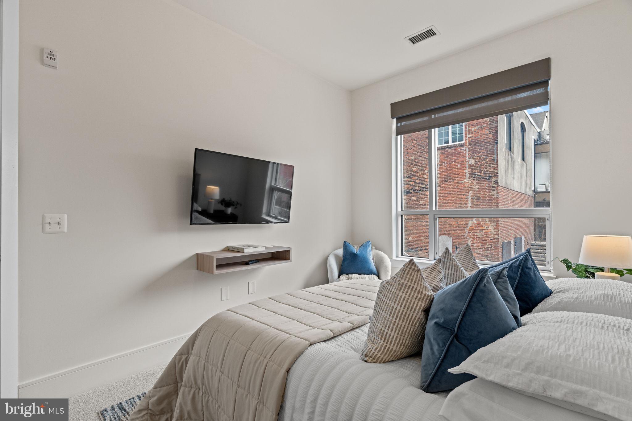 SOCIETY HILL - Residential