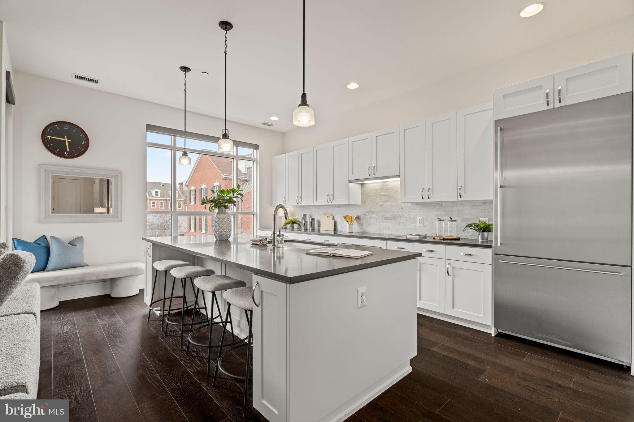 SOCIETY HILL - Residential