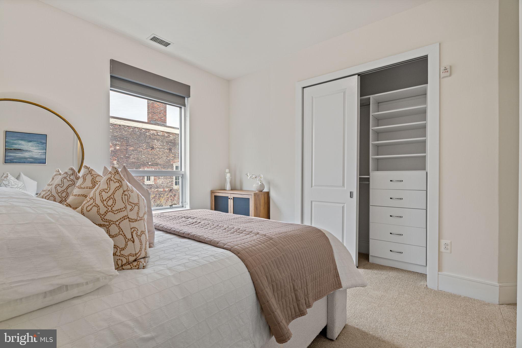 SOCIETY HILL - Residential