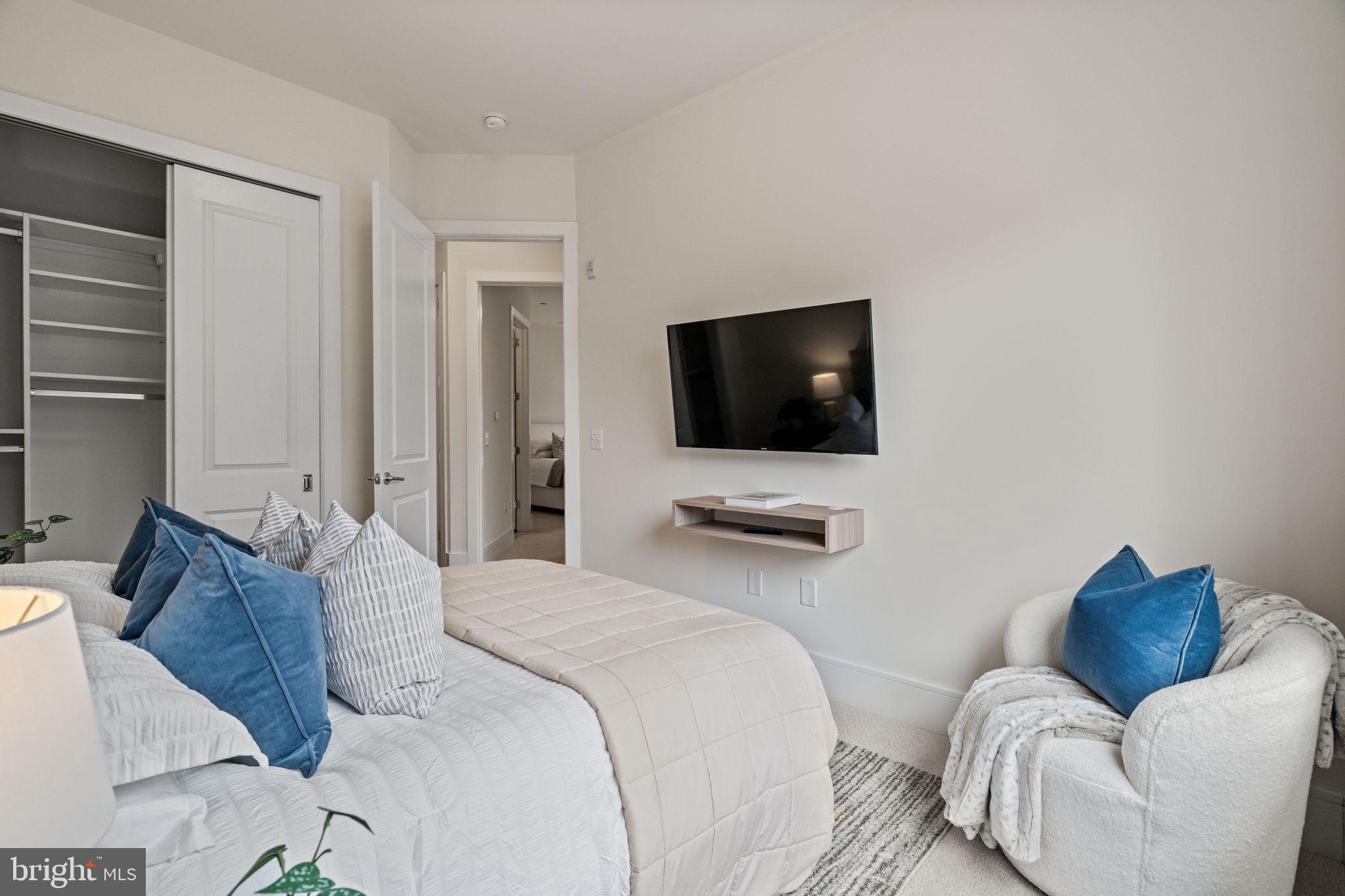 SOCIETY HILL - Residential