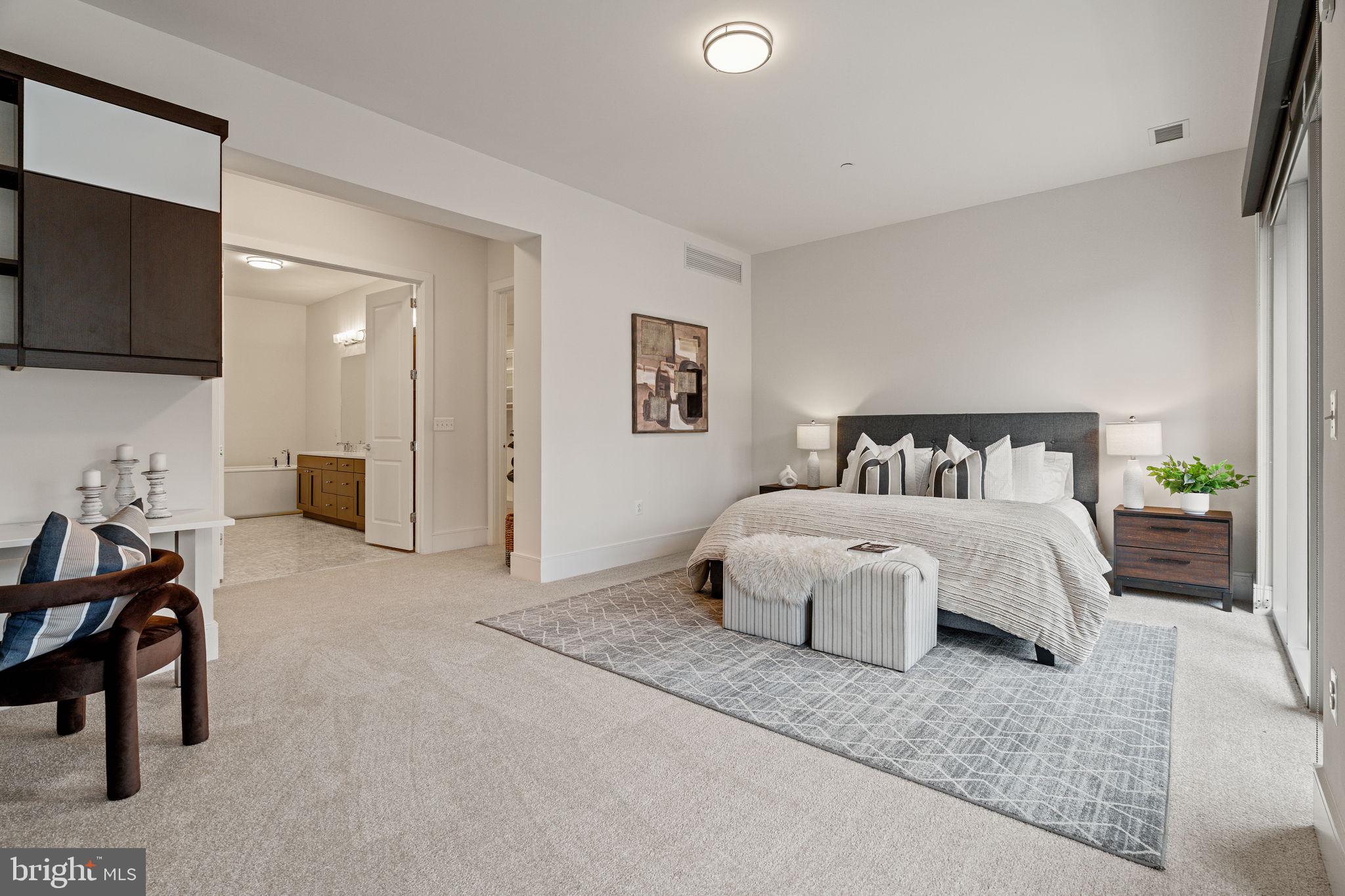 SOCIETY HILL - Residential