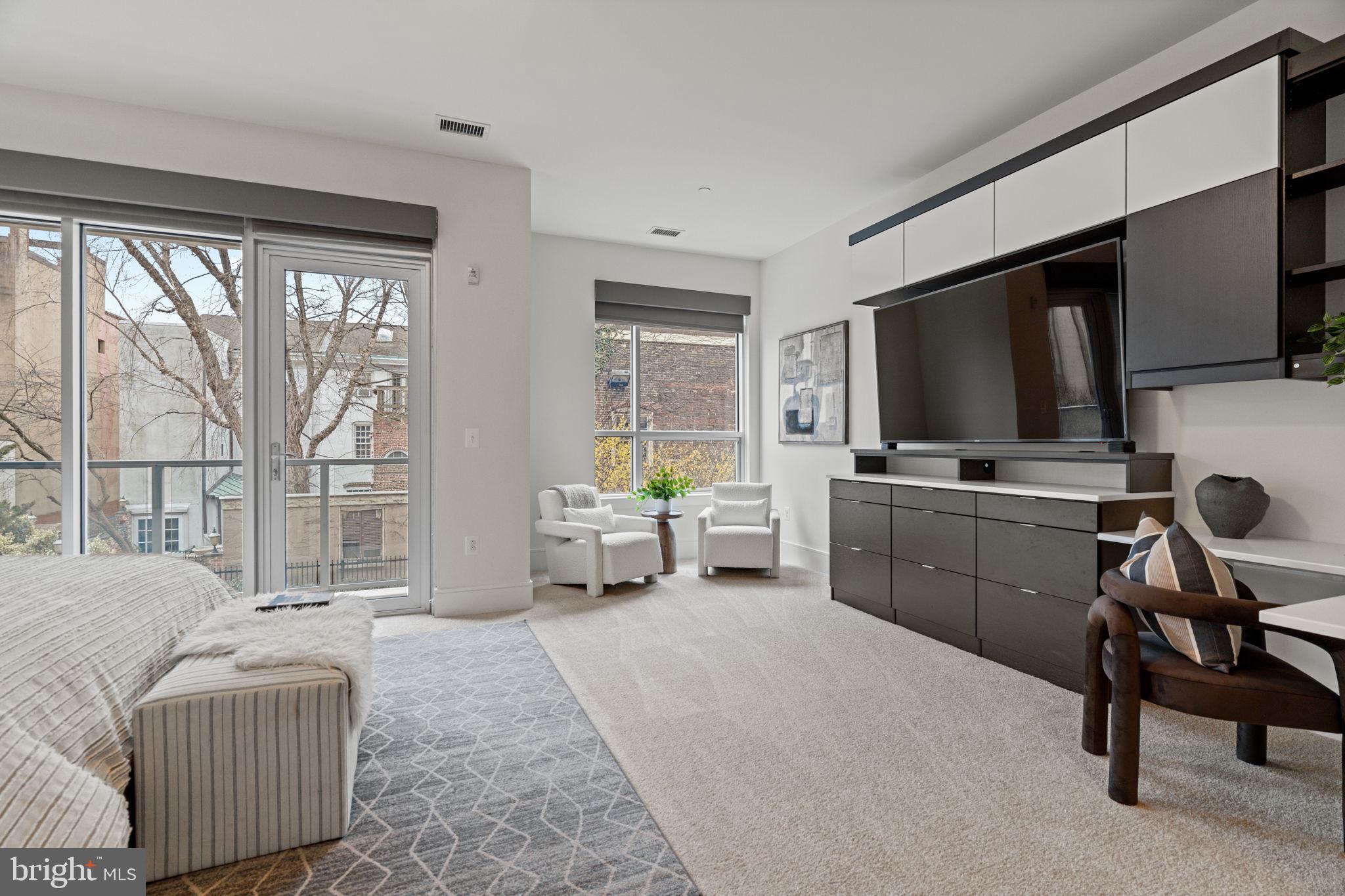 SOCIETY HILL - Residential