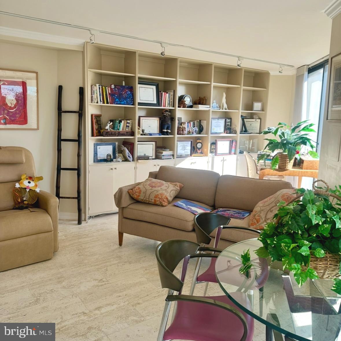 BRIAR HOUSE - Residential Lease