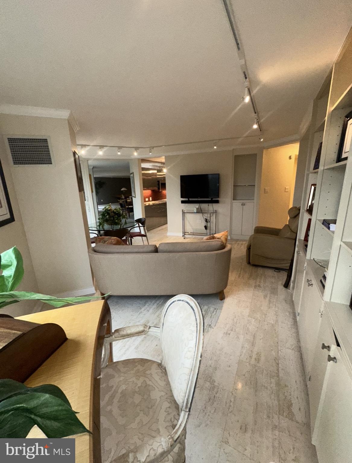 BRIAR HOUSE - Residential Lease