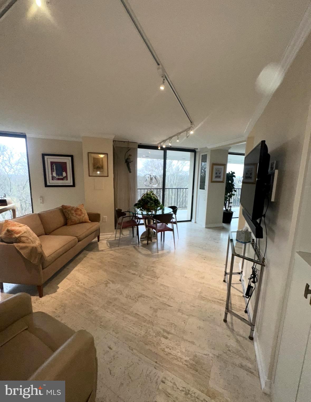 BRIAR HOUSE - Residential Lease