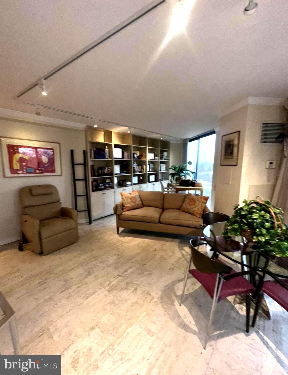 BRIAR HOUSE - Residential Lease