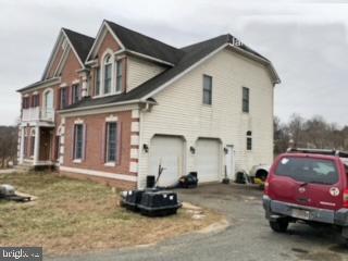 RIDGEFIELD FARM - Residential