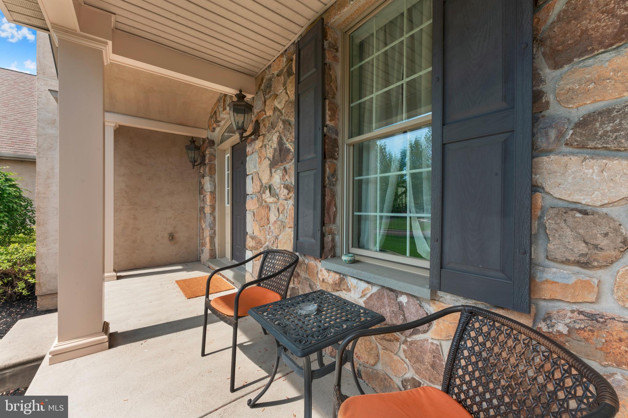 1061 LAUREL HILL LANE