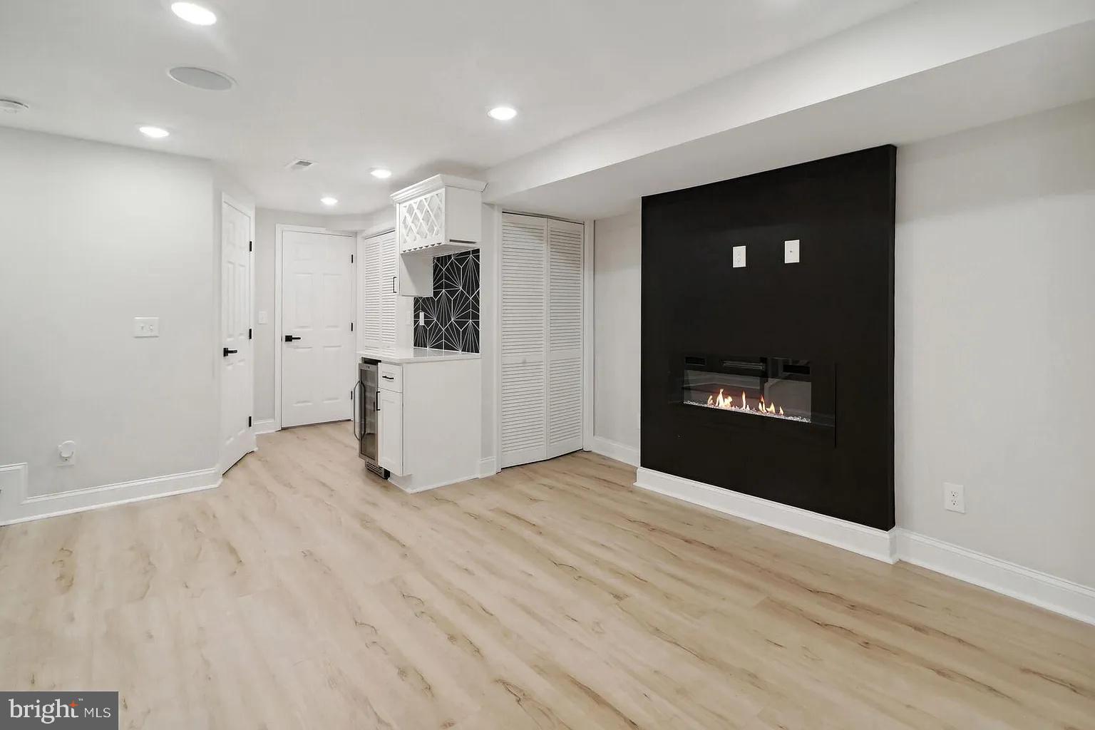 PARK HEIGHTS - Residential Lease