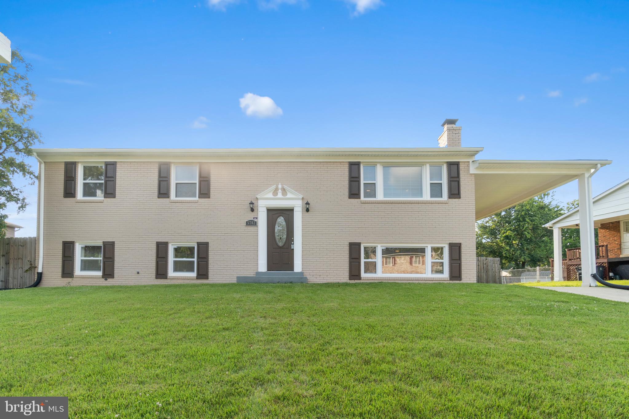 CHRIS MAR MANOR - Residential