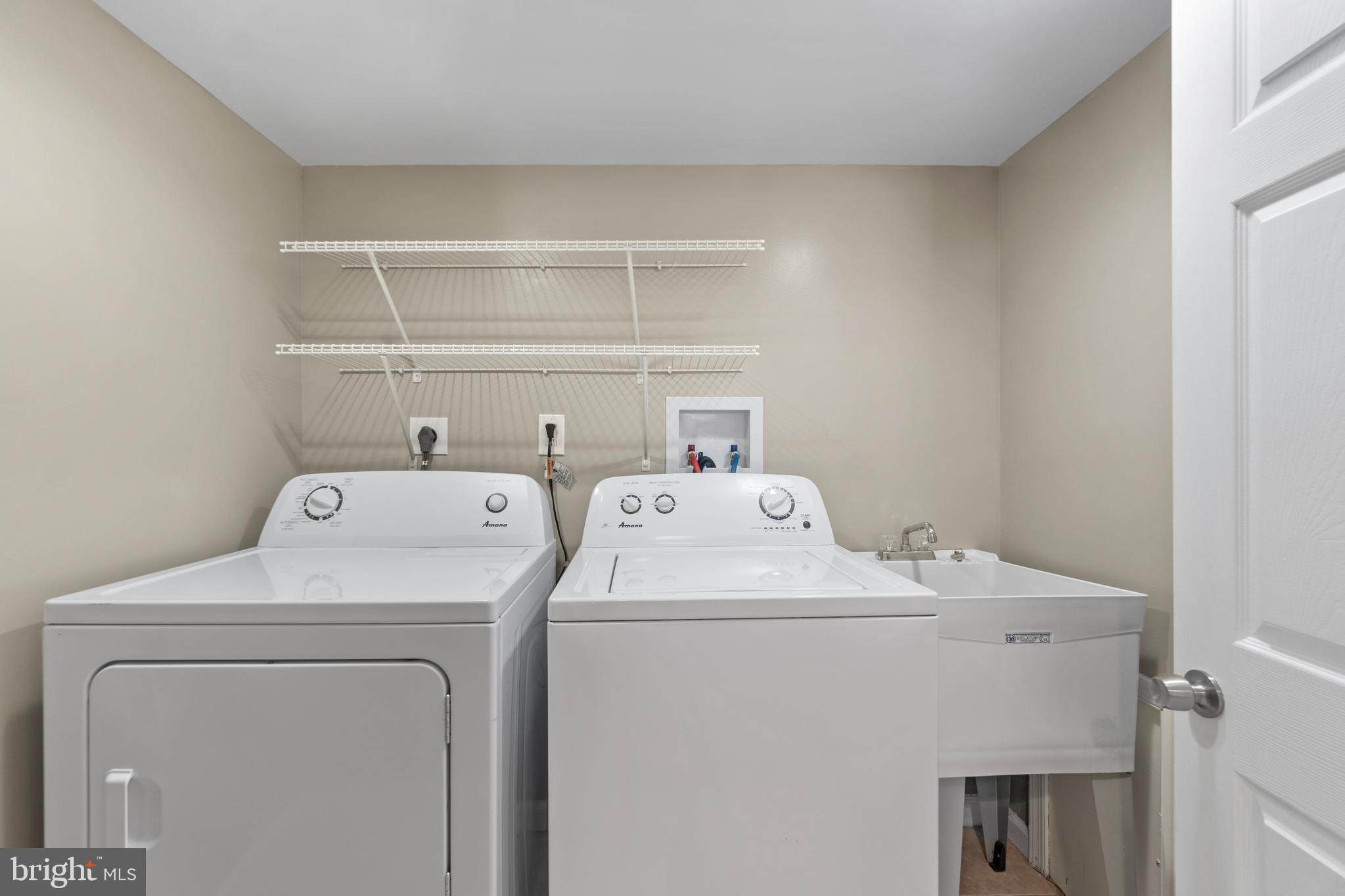 CHRIS MAR MANOR - Residential