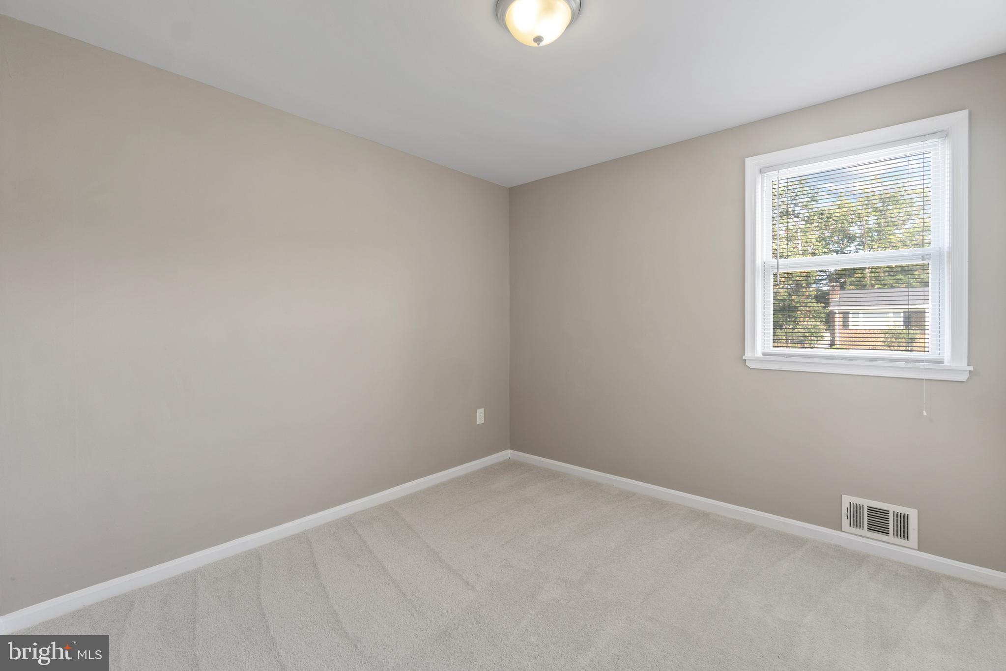 CHRIS MAR MANOR - Residential