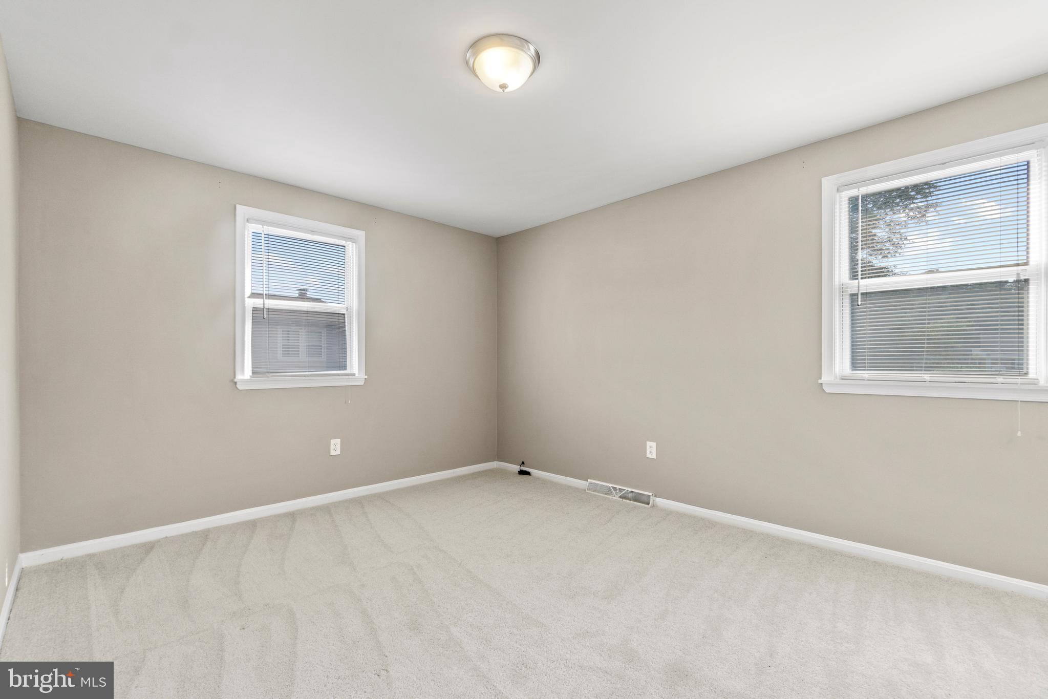 CHRIS MAR MANOR - Residential