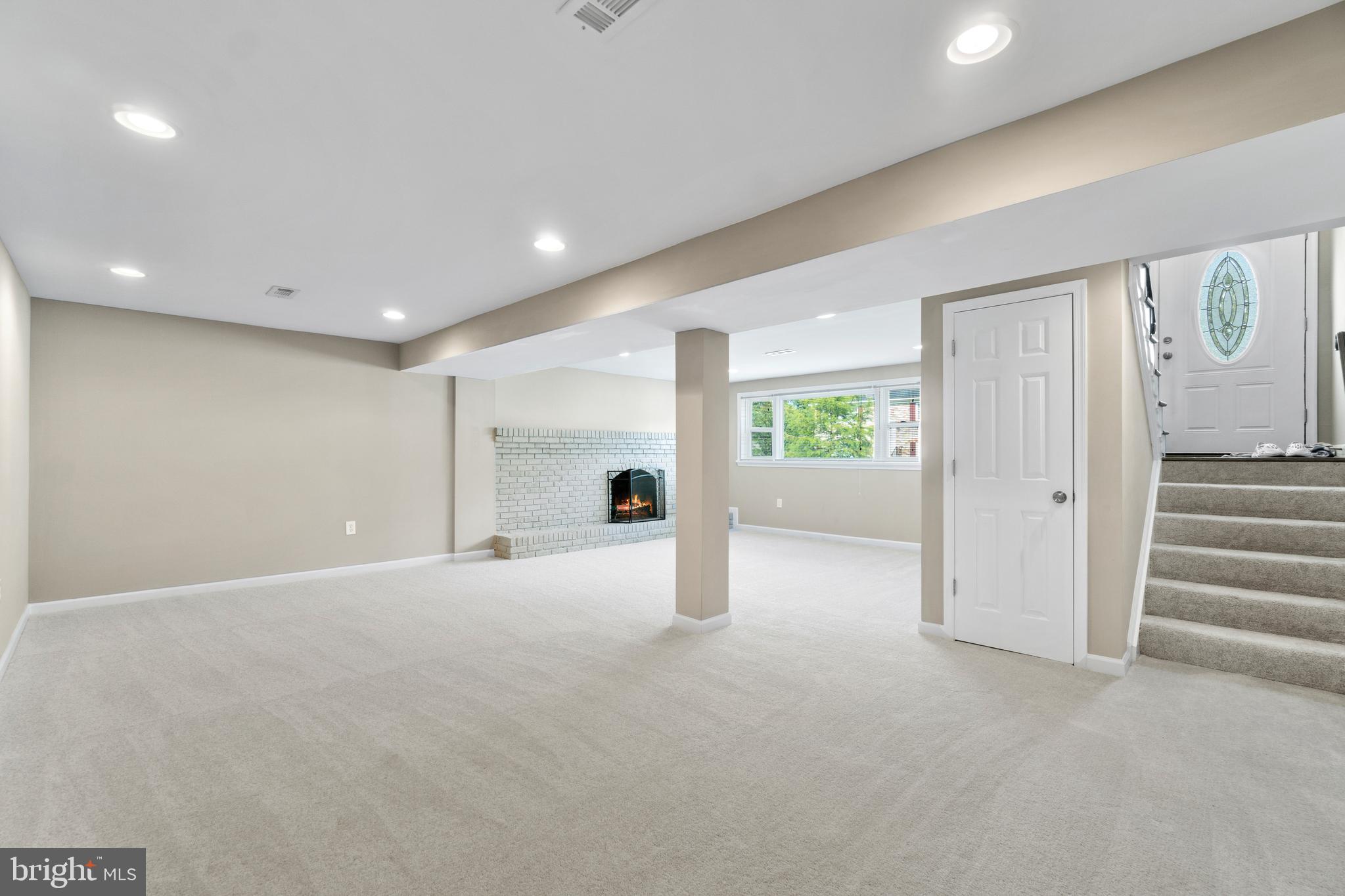 CHRIS MAR MANOR - Residential