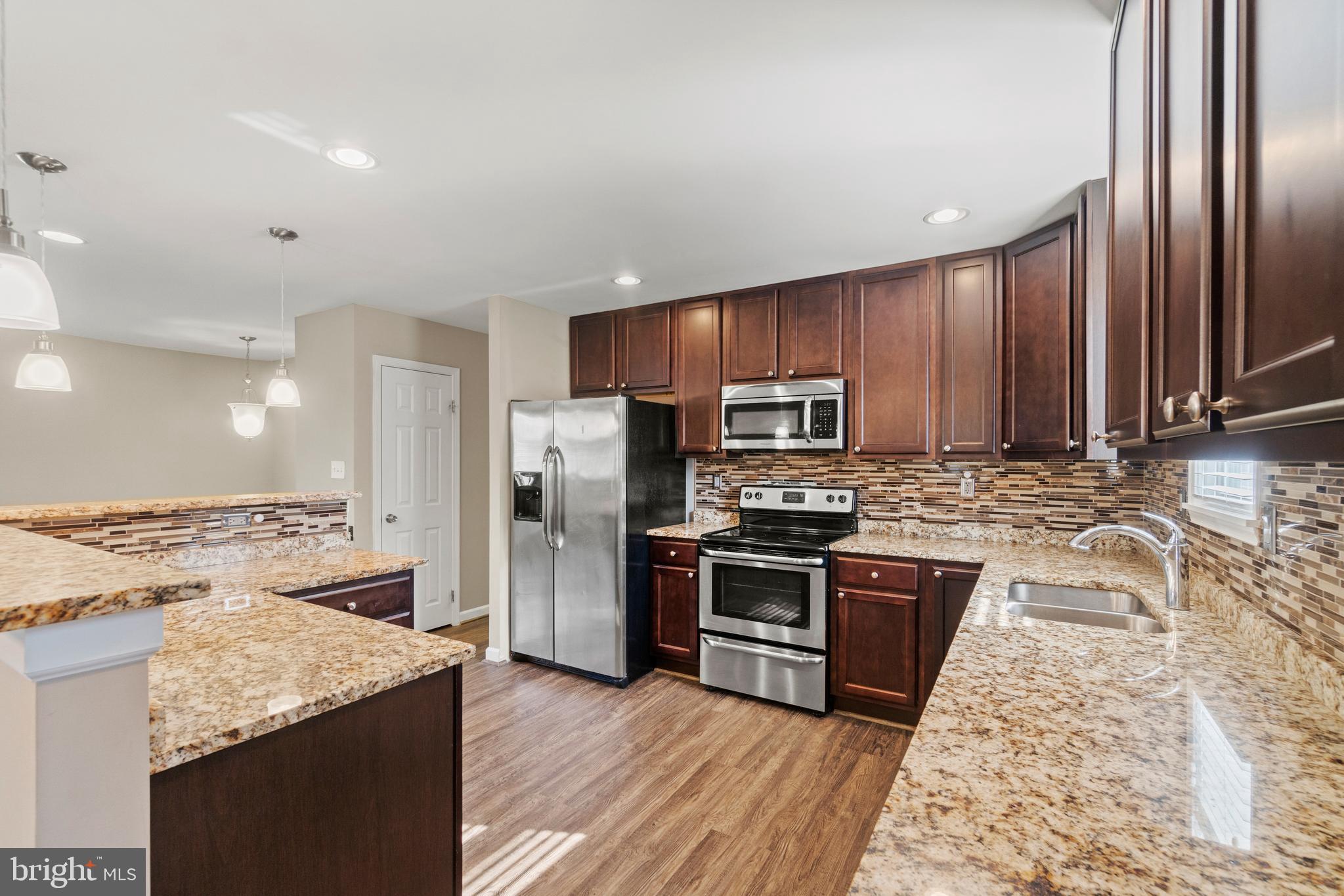 CHRIS MAR MANOR - Residential