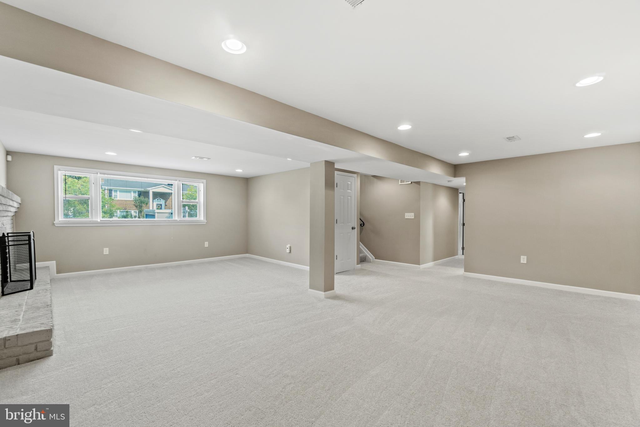 CHRIS MAR MANOR - Residential