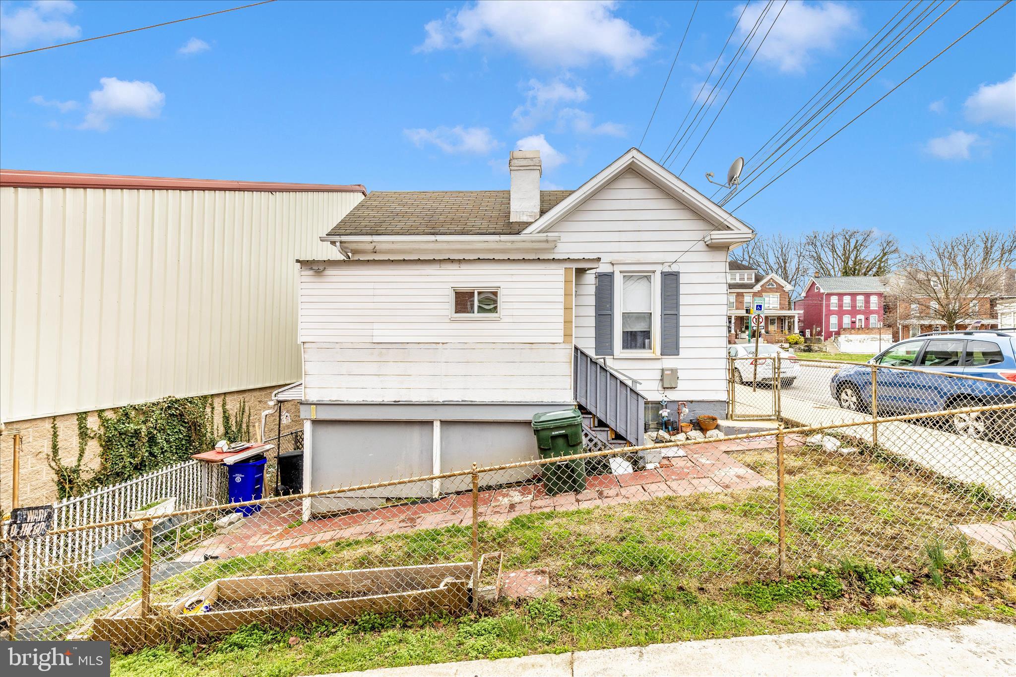 WEST END - Residential