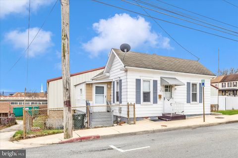 Homes For Sale - 54 Winter Street<br/> HAGERSTOWN, MD 21740