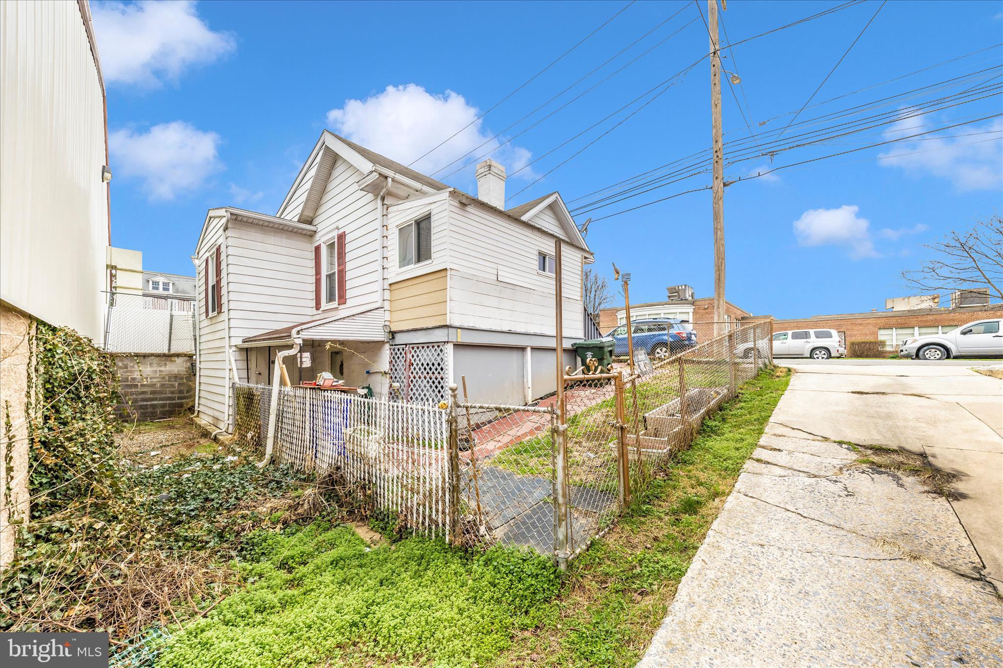 WEST END - Residential