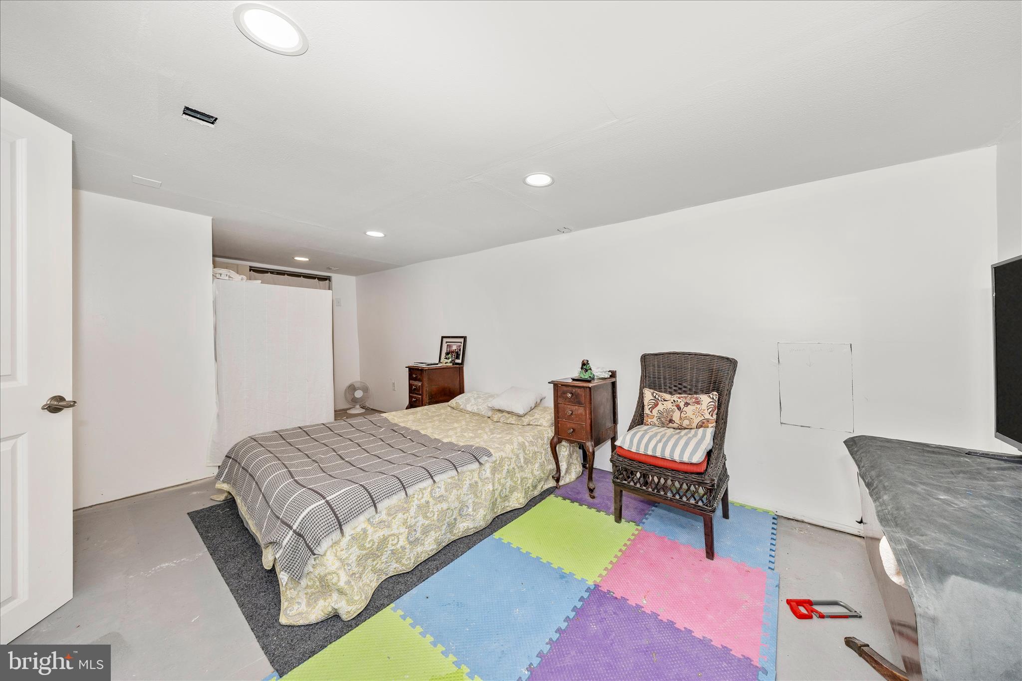 WEST END - Residential