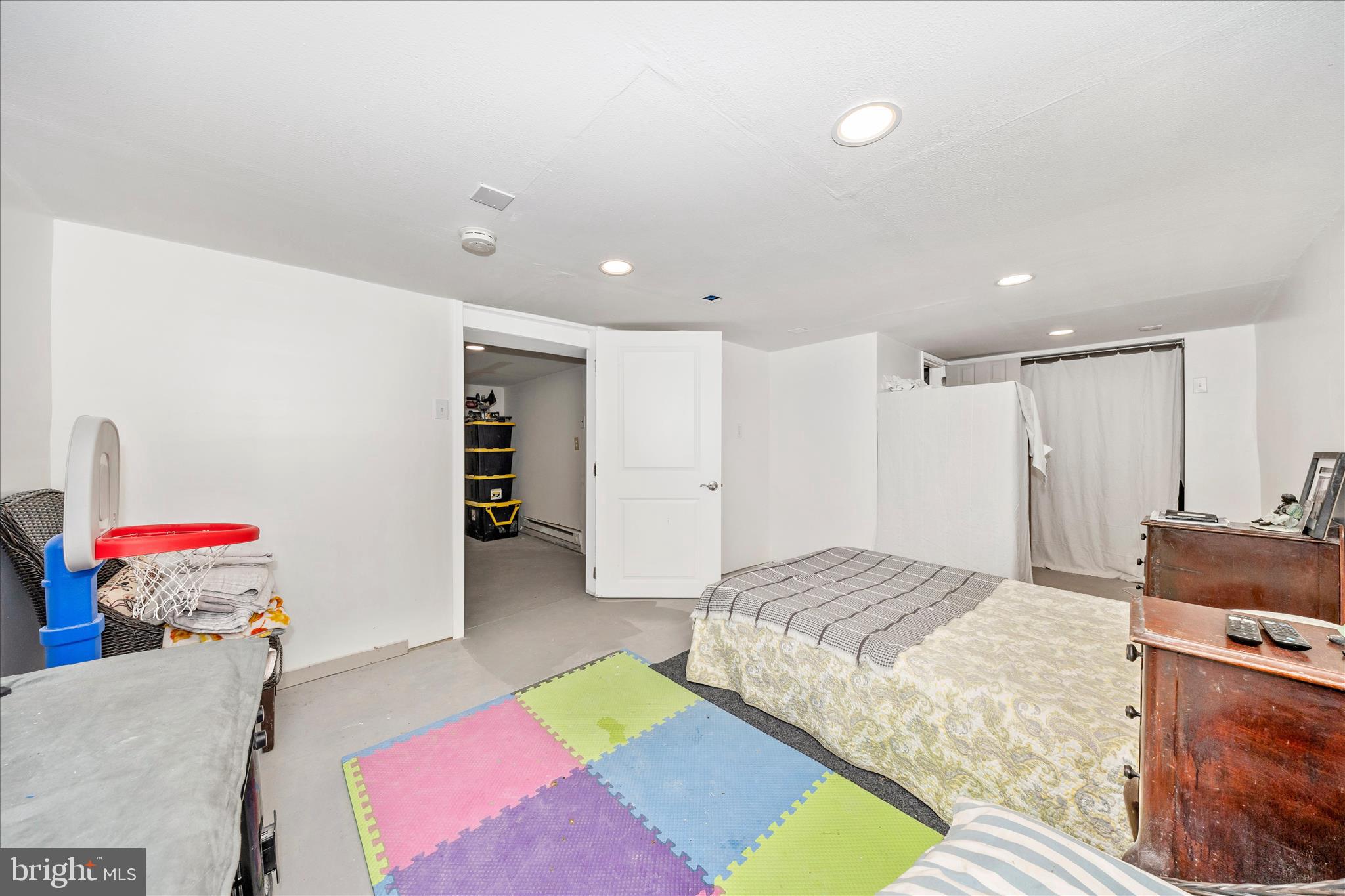 WEST END - Residential