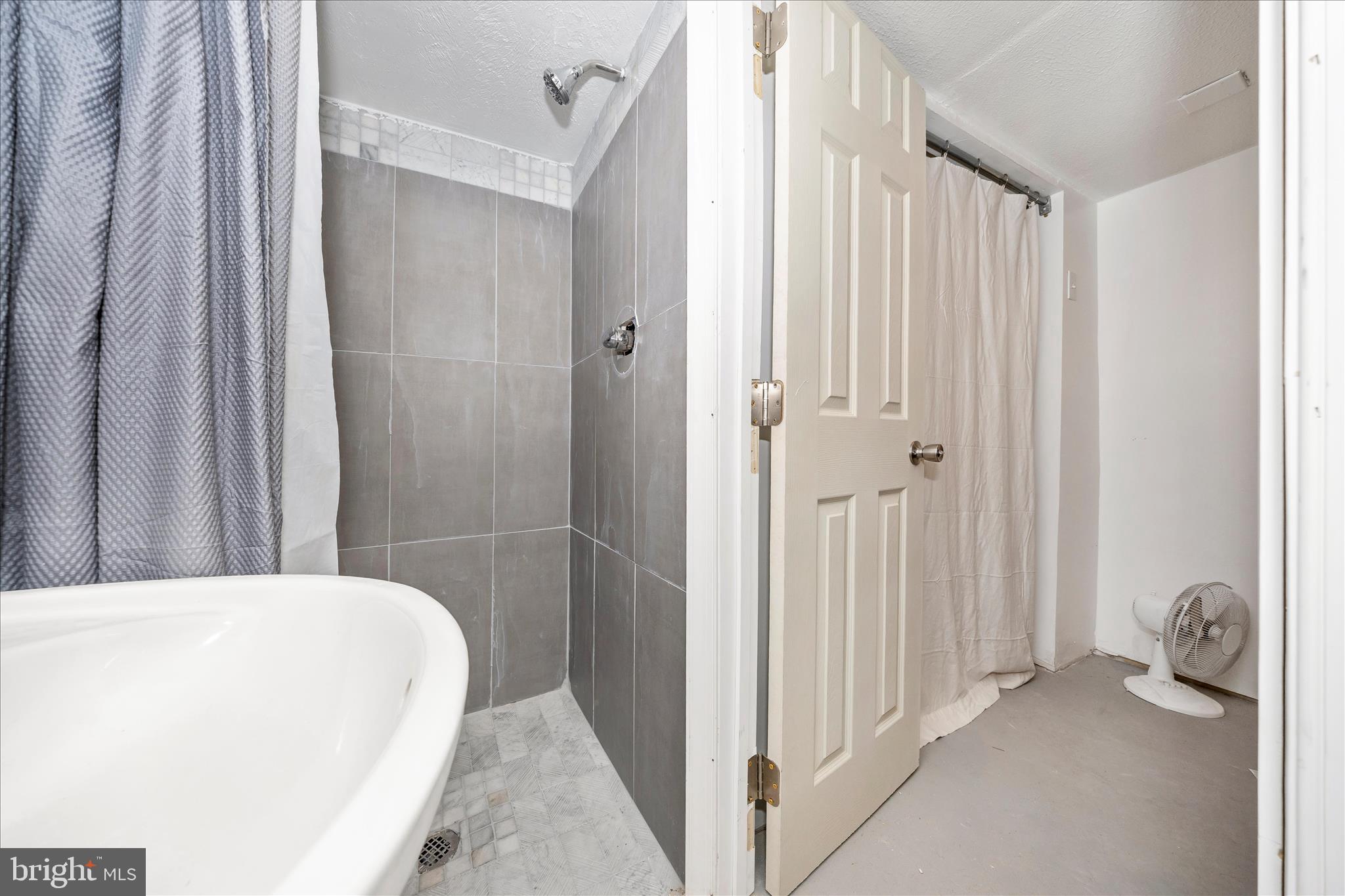 WEST END - Residential