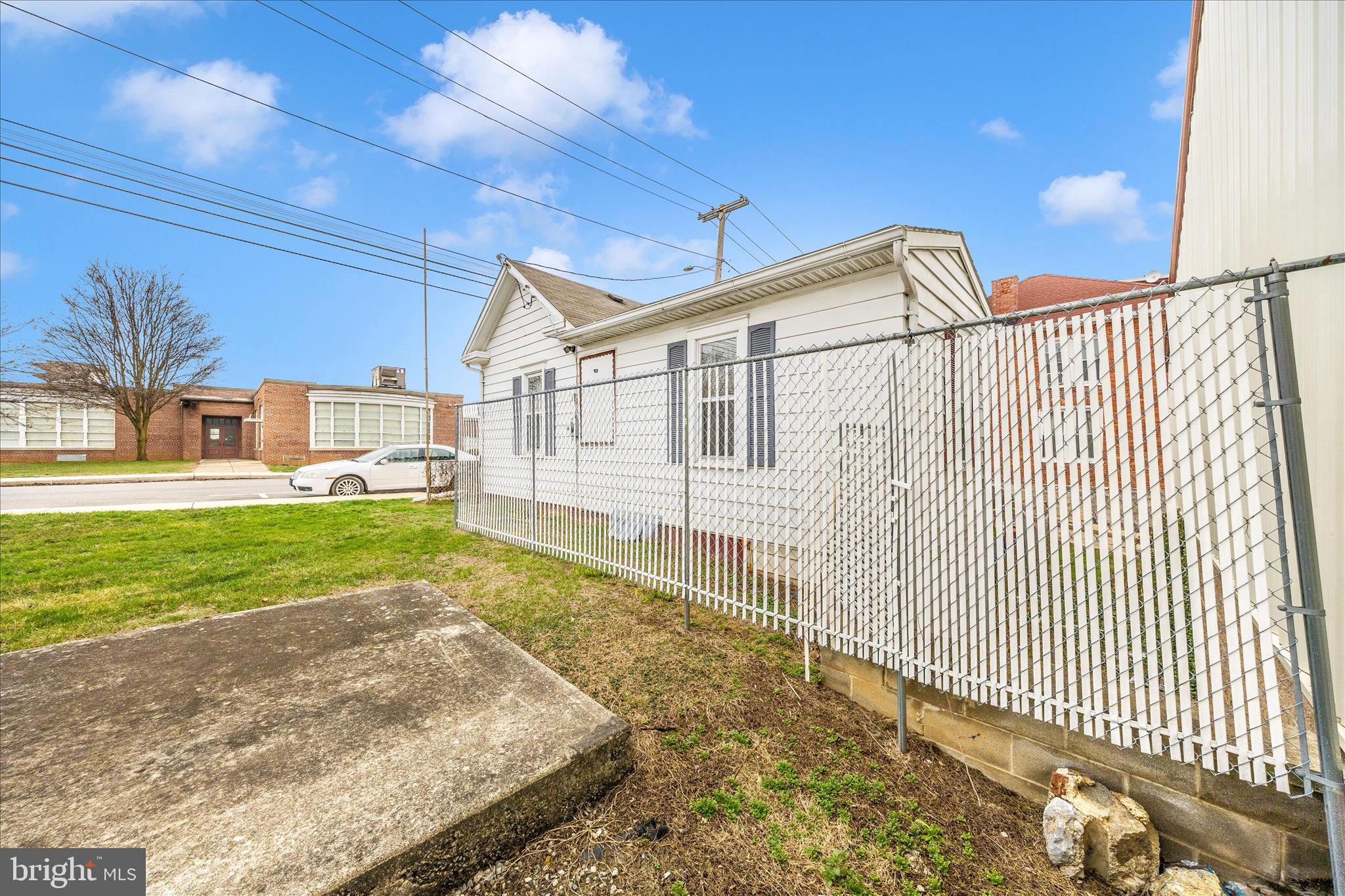 WEST END - Residential